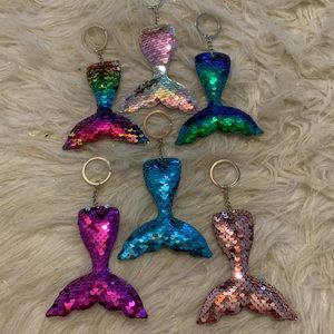 🎀FREE W/$20 PURCHASE🎀 mermaid keychain